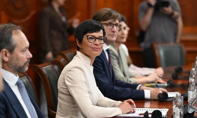 Marta Kos.jpg